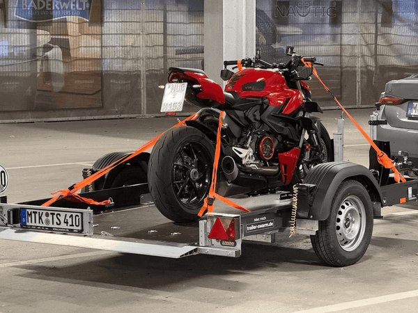 Schwere Maschinen sicher transportieren: So bringst du deine Harley auf den Anhänger